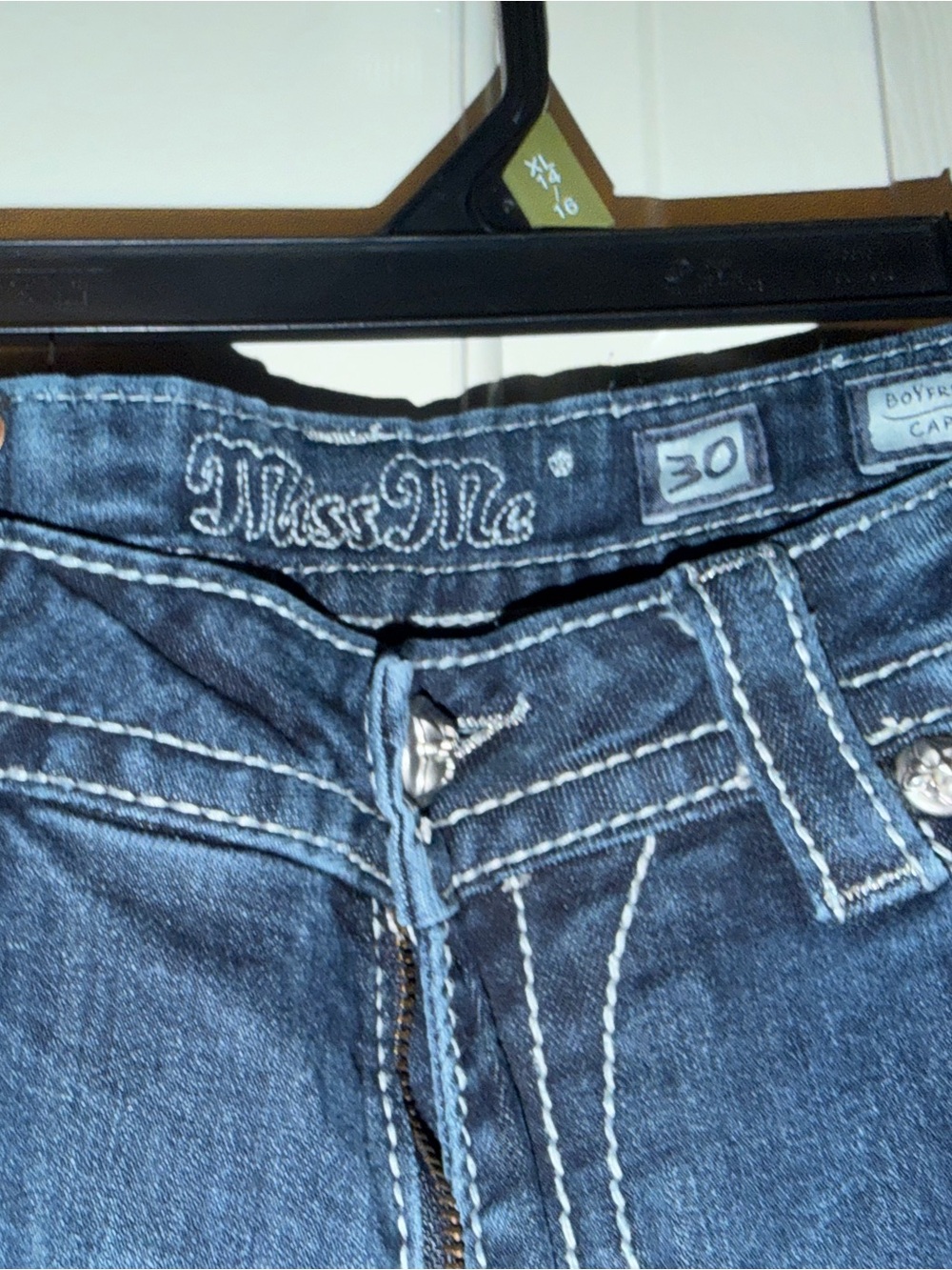 Miss Me Dark Blue Boyfriend Capri Jeans with Contrast Stitching